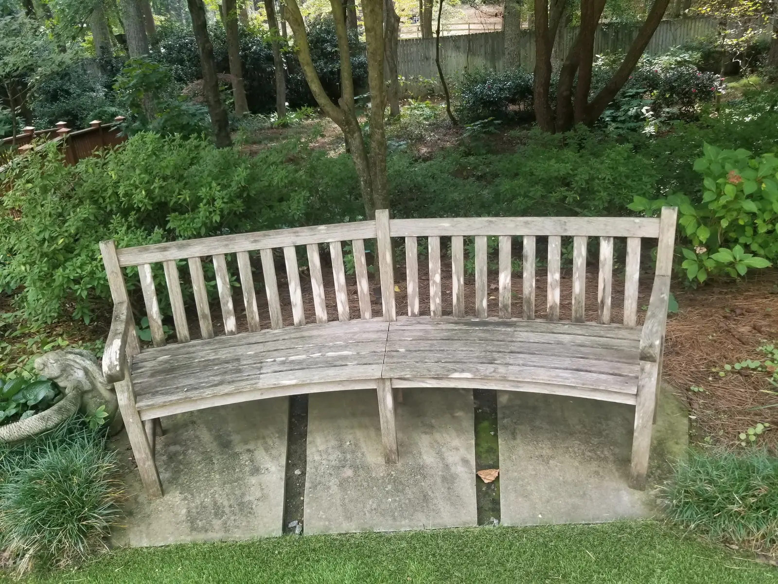 Teak garden bench before cleaning, Mars Hill Acres, Acworth (Cobb County), GA (Sep 2018)